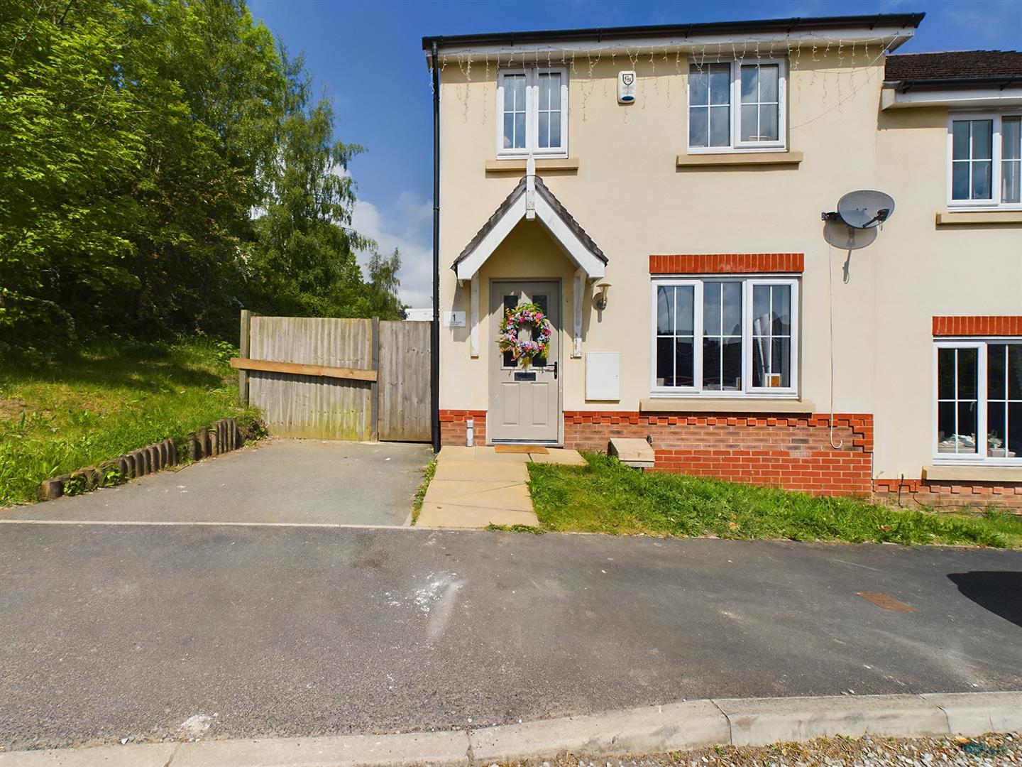 Walkham Court, Gwersyllt, Wrexham Monopoly Buy Sell Rent